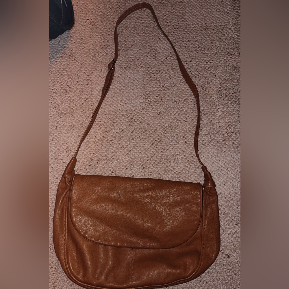 Elegant Brown Leather Shoulder Bag